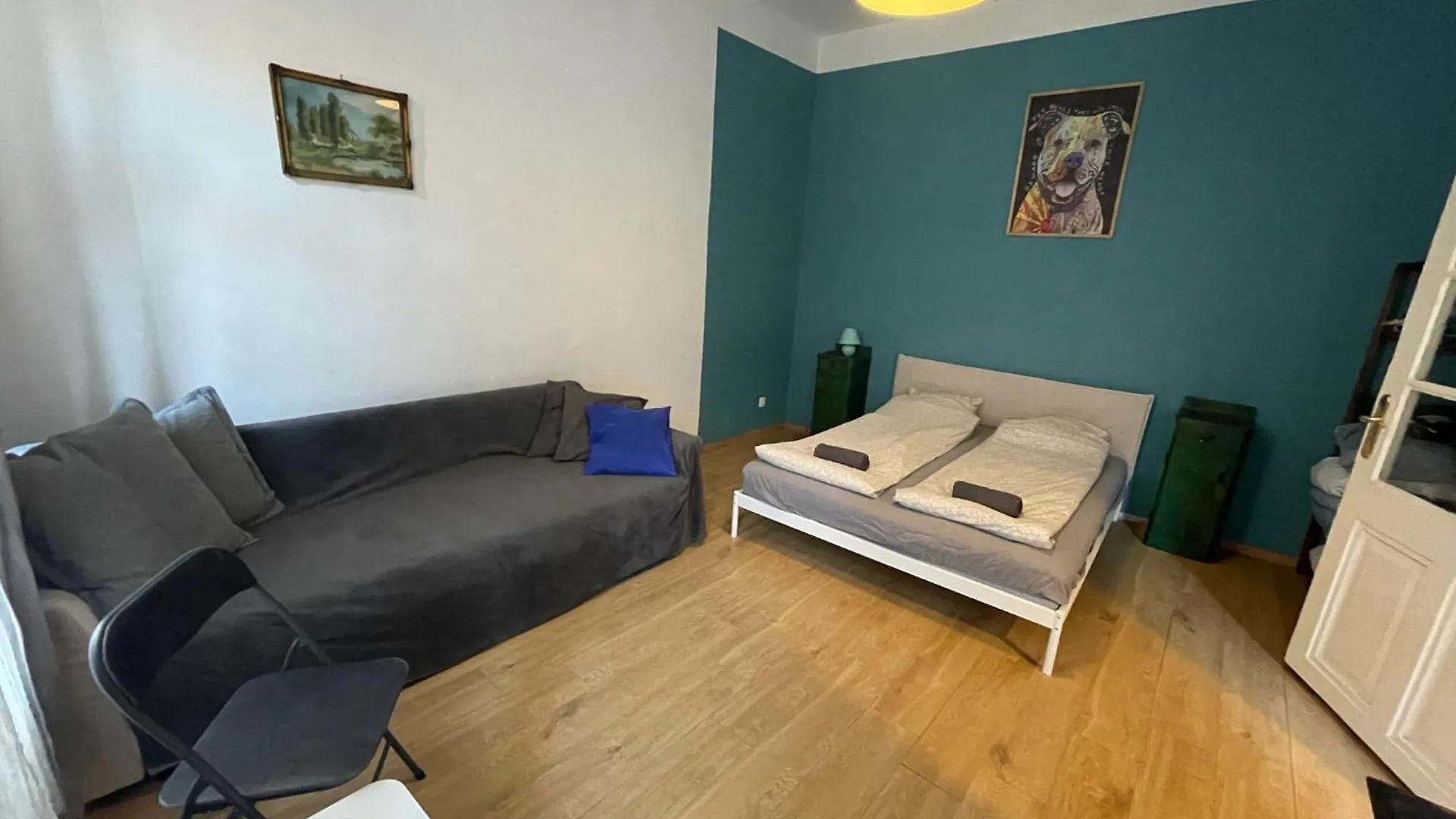 Hedonist Lodge Budapest 3*,  Magyarország